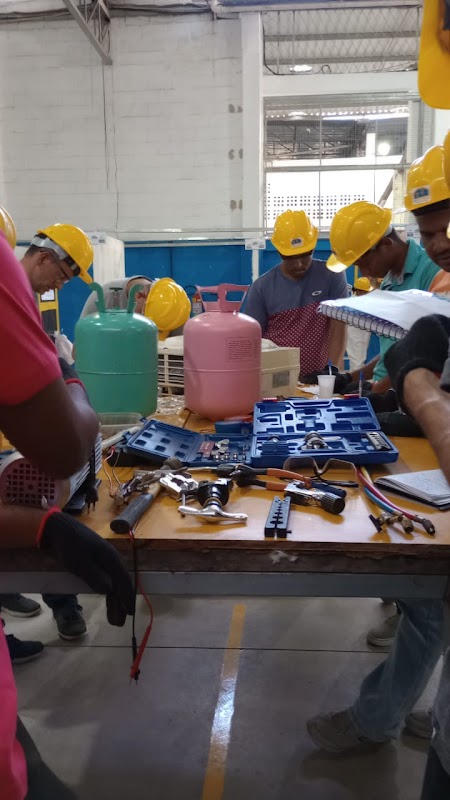 Escola Estrutural Formação Profissional Matriz Ltda - Escola em Campo Grande, Cariacica/ES - Foto 3