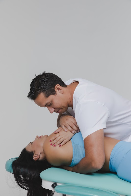 Dr. Márcio Roberto - Especialista Em Coluna E Relaxamento Corporal - Fisioterapia em Campo Grande, Cariacica/ES - Foto 2